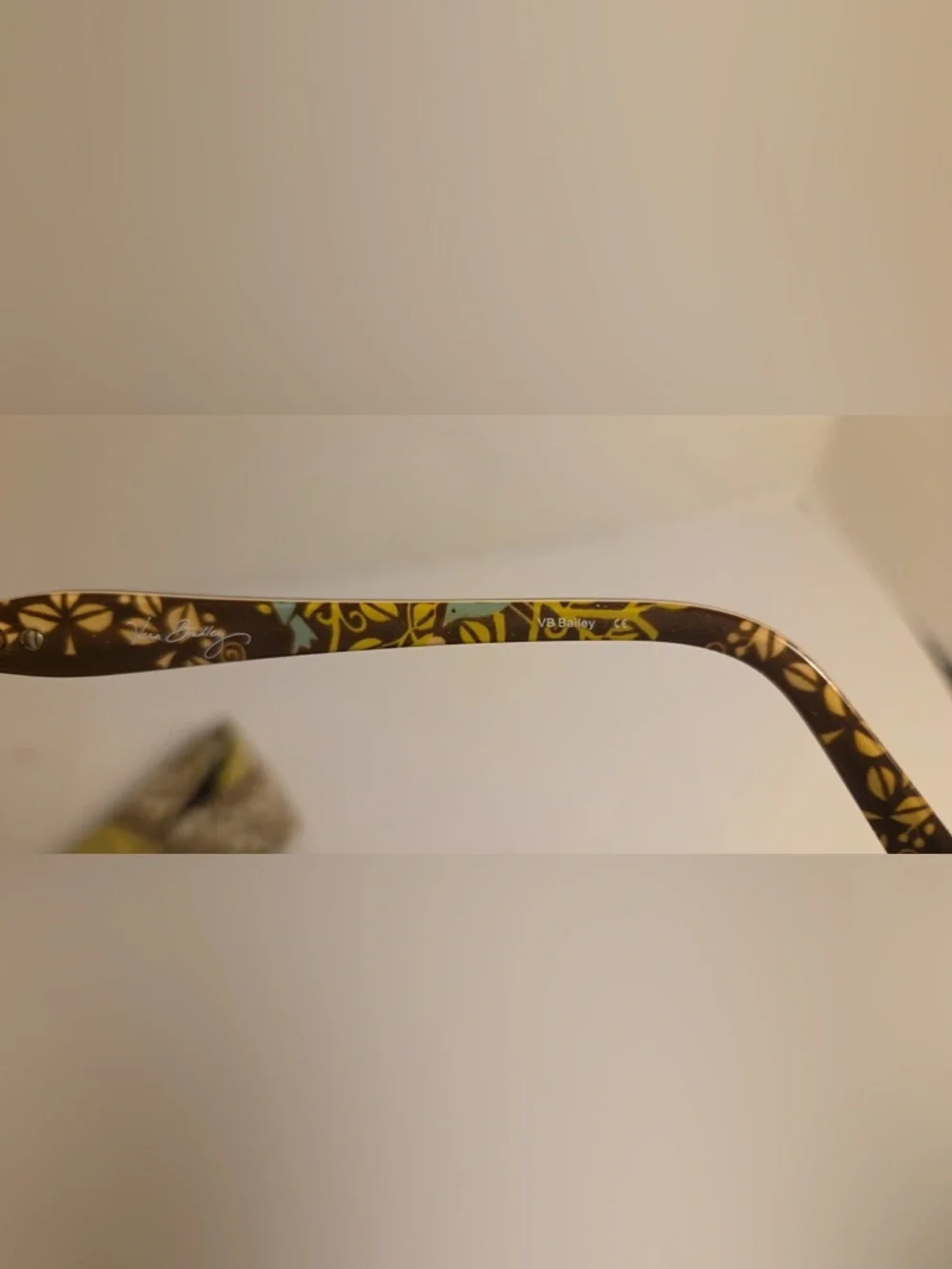 Vera Bradley Hard Glasses Case And Reader Set